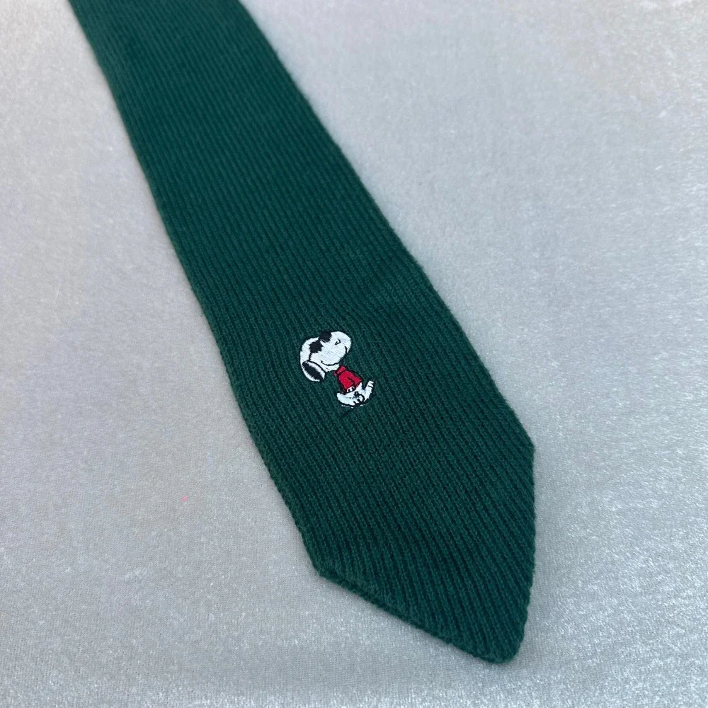 Peanuts brand color